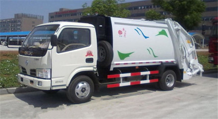 昆明東風(fēng)壓縮式垃圾車采購指南 汽摩配件與垃圾處理設(shè)備的完美結(jié)合